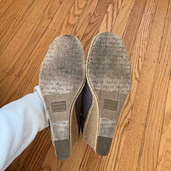 TOMS Espadrille Wedge Pump - Picture 7 of 7